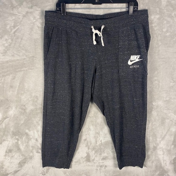 Nike XL Gray Just Do It Capri Jogger Pants Women's Activewear 883723-010 Casual - Picture 1 of 10